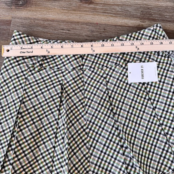 Forever 21. Size Large - Picture 10 of 14